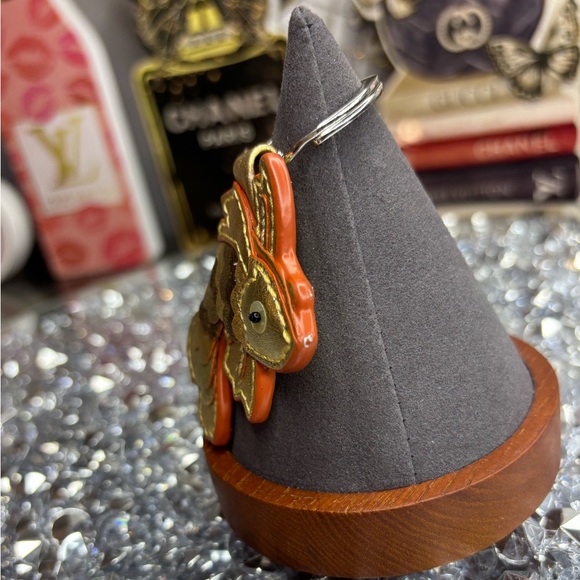 Coach RARE vintage metallic gold koi fish keychain NWOT - Picture 4 of 5